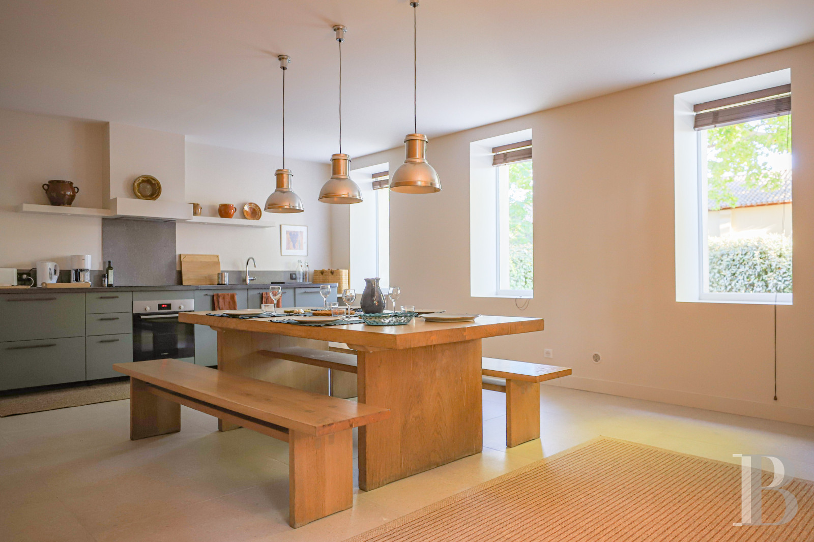 Dans le Vaucluse, au sud-est de Cairanne, une maison dédiée à la villégiature au cœur d’un domaine viticole  - photo  n°4